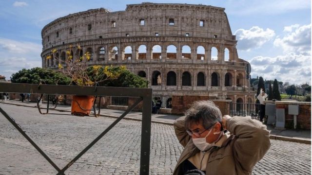 Italia estudia habilitar reuniones "solo con parientes cercanos" para Navidad y Fin de Año