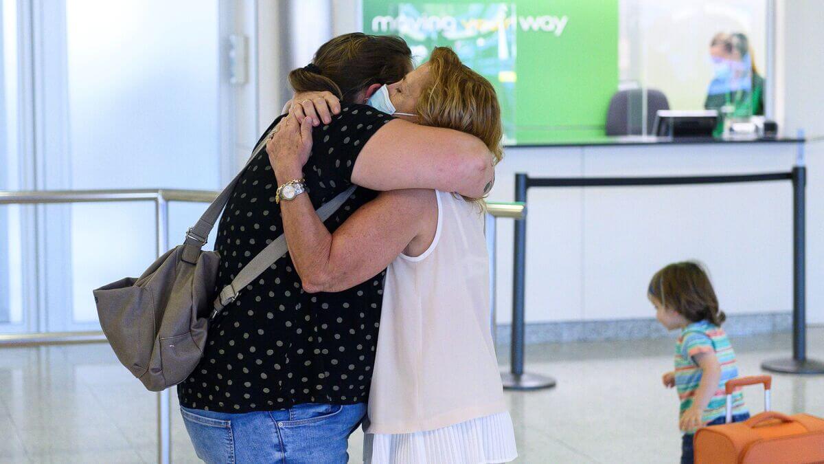 El Gobierno aprueba el ingreso de extranjeros que sean familiares directos de ciudadanos argentinos
