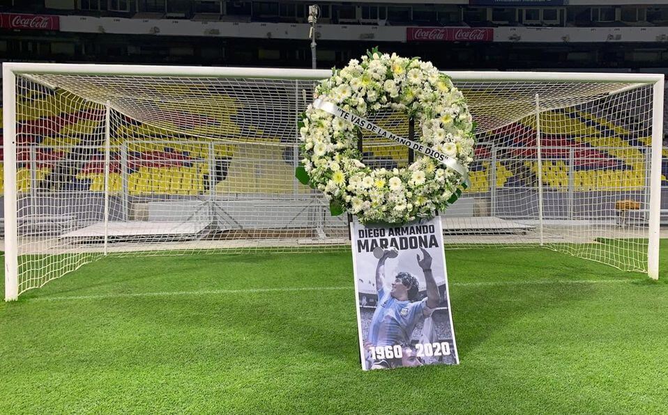 México homenajeó a Maradona en el arco de los dos goles a Inglaterra