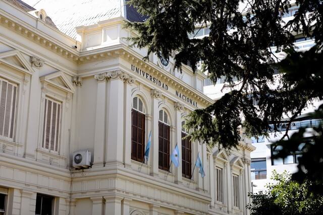 Quince científicos de la UNLP figuran entre el dos por ciento de los mejores del mundo en sus respectivas disciplinas