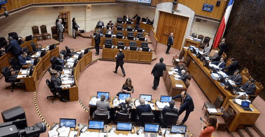 El Congreso de Chile permite el retiro de fondo de pensiones para paliar la crisis por el coronavirus