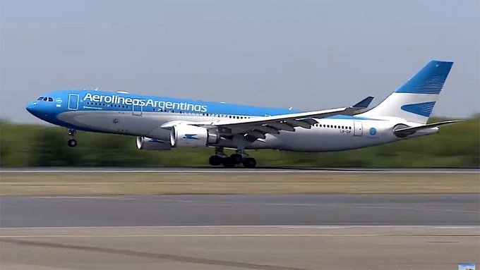 Aterrizó en Ezeiza el vuelo que trae las primeras dosis de la vacuna Sputnik V