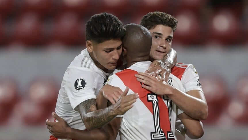 River se clasificó a cuartos de final de la Libertadores tras vencer a Paranaense