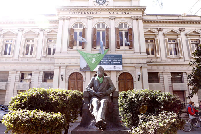 La Universidad Nacional de La Plata a favor del derecho al aborto legal, seguro y gratuito