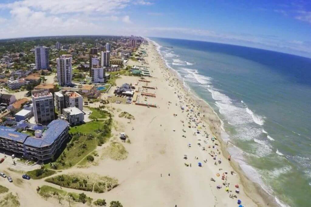 Se realizó un operativo sanitario en Villa Gesell para detectar casos de coronavirus