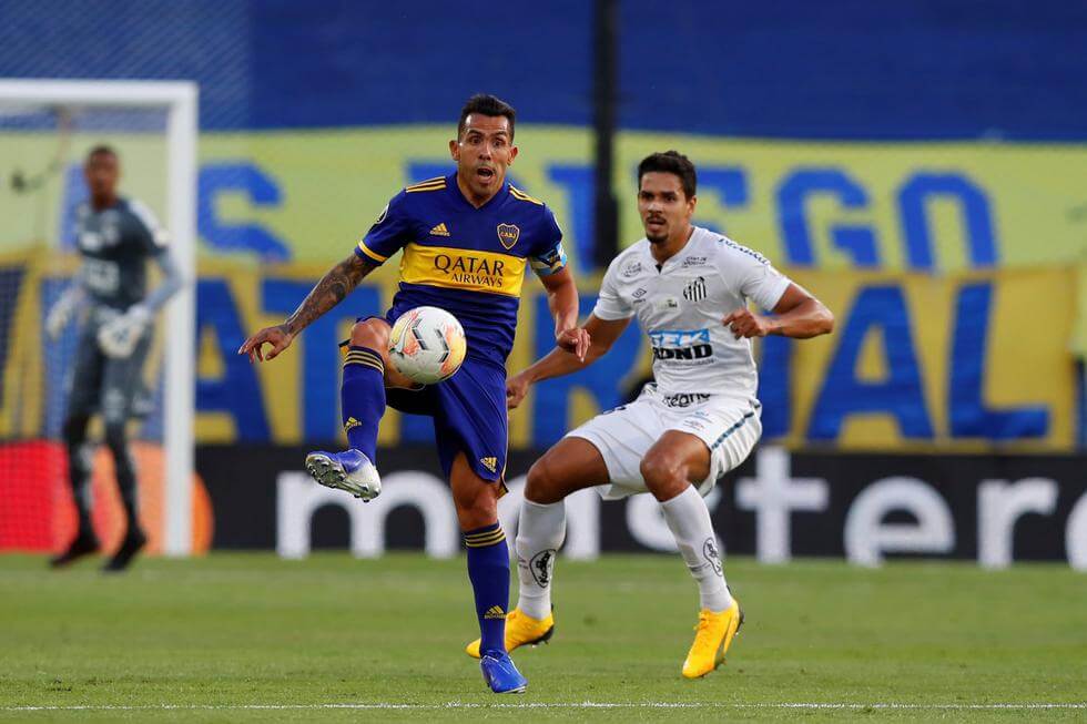 Boca busca eliminar a Santos en Brasil para acercarse a su séptimo trofeo continental