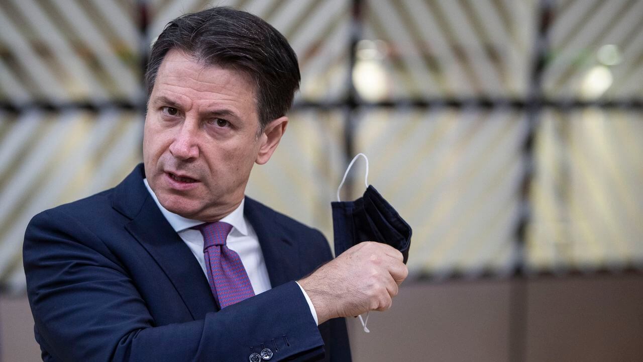 El Gobierno italiano busca evitar su caída