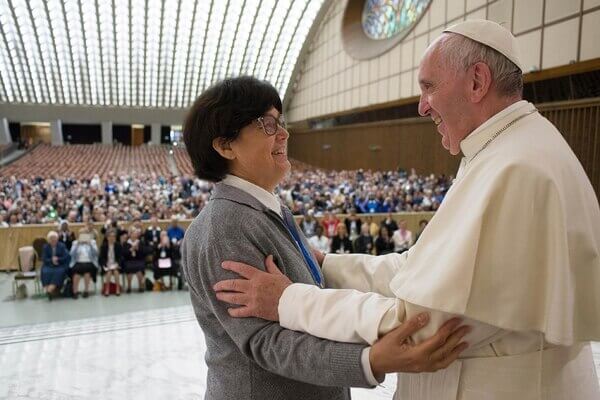 Francisco decretó la apertura a la participación de las mujeres en la Iglesia
