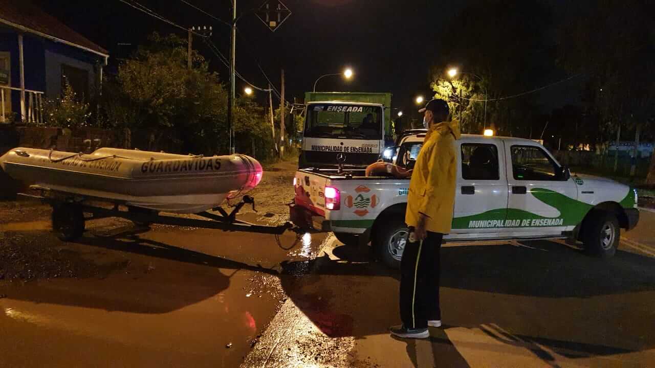 Evacuaron a dieciséis personas en Ensenada por la crecida del Río de la Plata