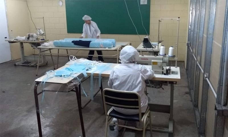 Detenidos de Gorina elaboraron 110 kits sanitarios y tapabocas para el hospital "Alejandro Korn"