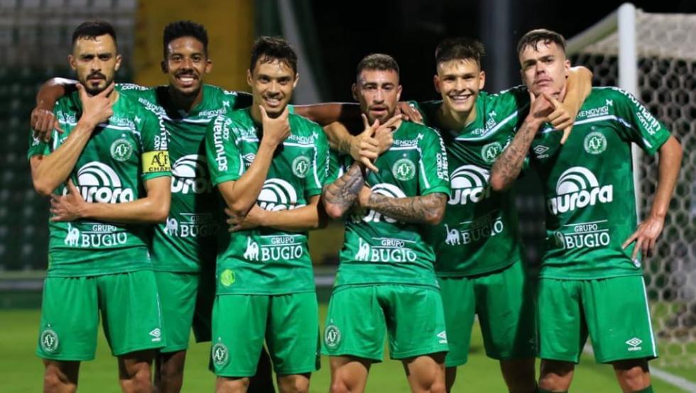 Chapecoense volvió al fútbol grande de Brasil