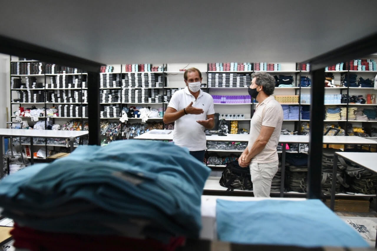 Garro visitó la fabrica textil de ‘Tiza’