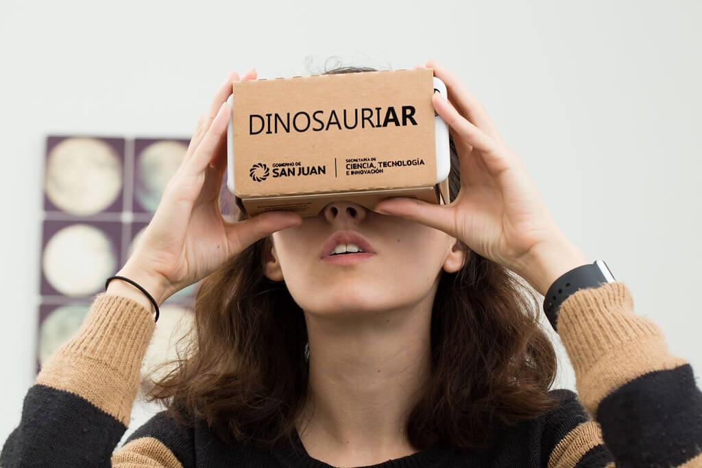San Juan presenta una aplicación de realidad virtual para "interactuar" con dinosaurios