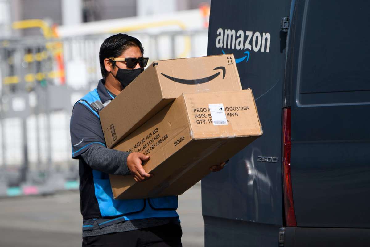 Condenan a Amazon a pagar 62 millones por "robar" las propinas de sus repartidores