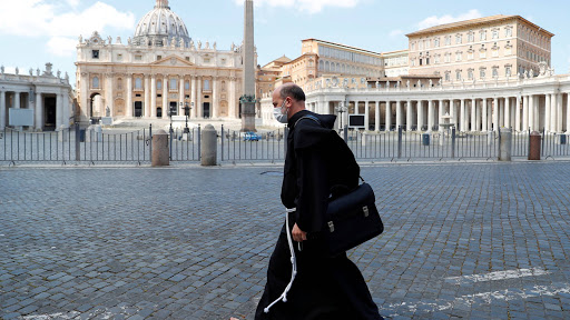 El Vaticano pidió "promover" la producción local de vacunas en América Latina, África y Asia