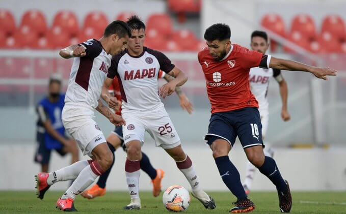 Con el debut oficial de Julio César Falcioni, el Rojo recibe a Lanús