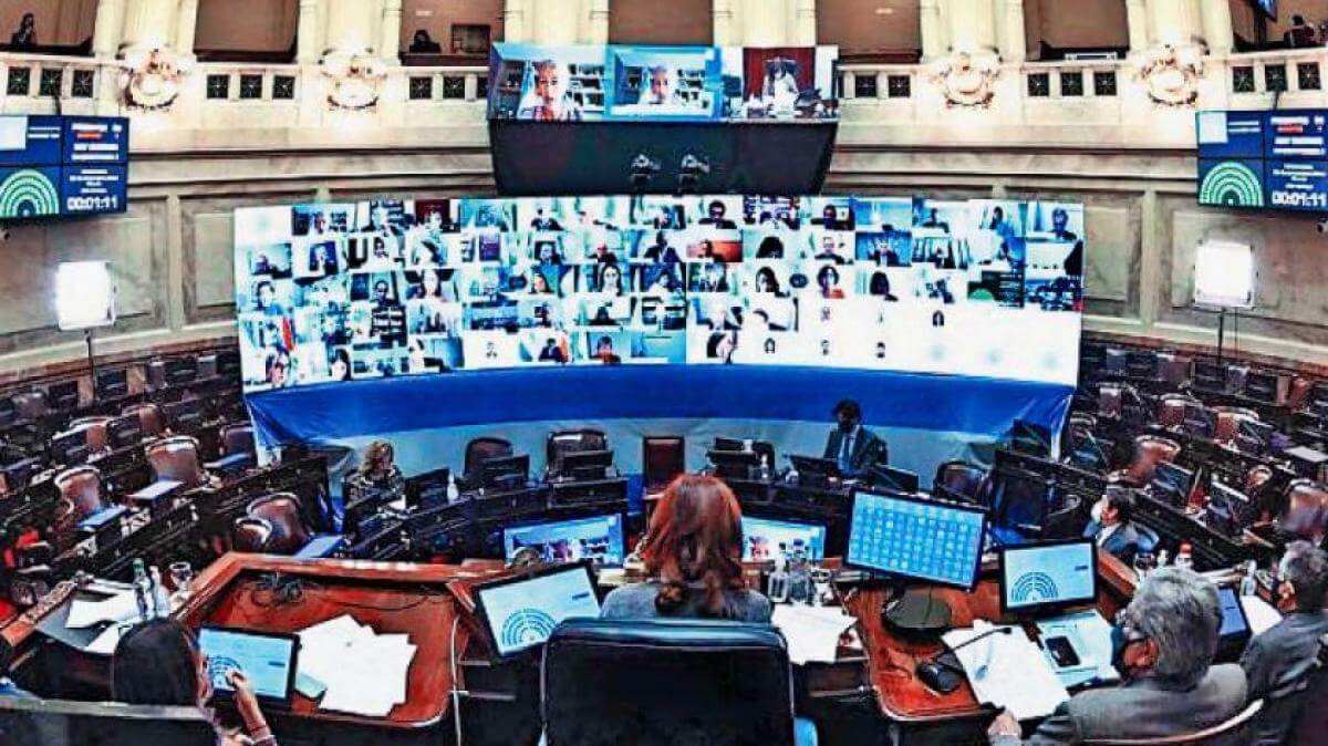 El Senado comienza a analizar proyecto sobre Ganancias con la presencia de Moroni