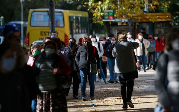El Gobierno evalúa medidas para ralentizar contagios ante un escenario posible de aumento de casos