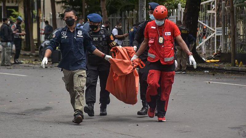 Ataque suicida contra una catedral en Indonesia tras la misa de Ramos deja 14 heridos