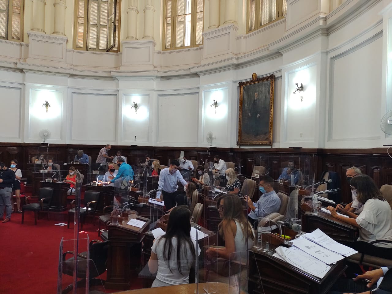 Con homenajes por el día de la mujer y el recuerdo de personalidades locales, el Concejo dió inicio a la primera sesión del año