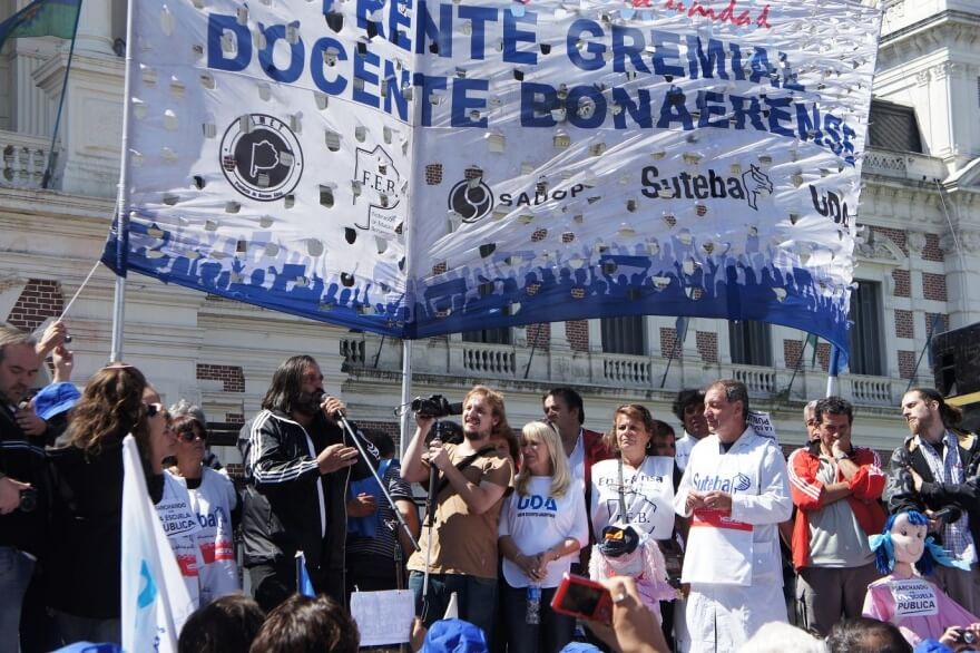 Docentes bonaerenses piden reunión con el gobierno por aumento de casos de Covid