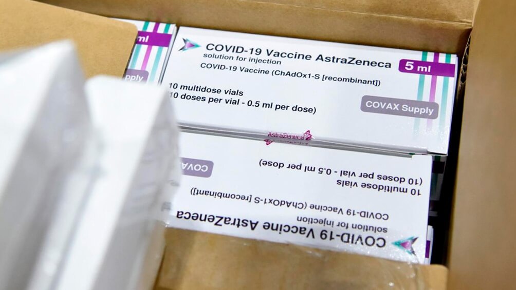 AstraZeneca admitió el "retraso" en la entrega y prometió "cumplir en el primer semestre"