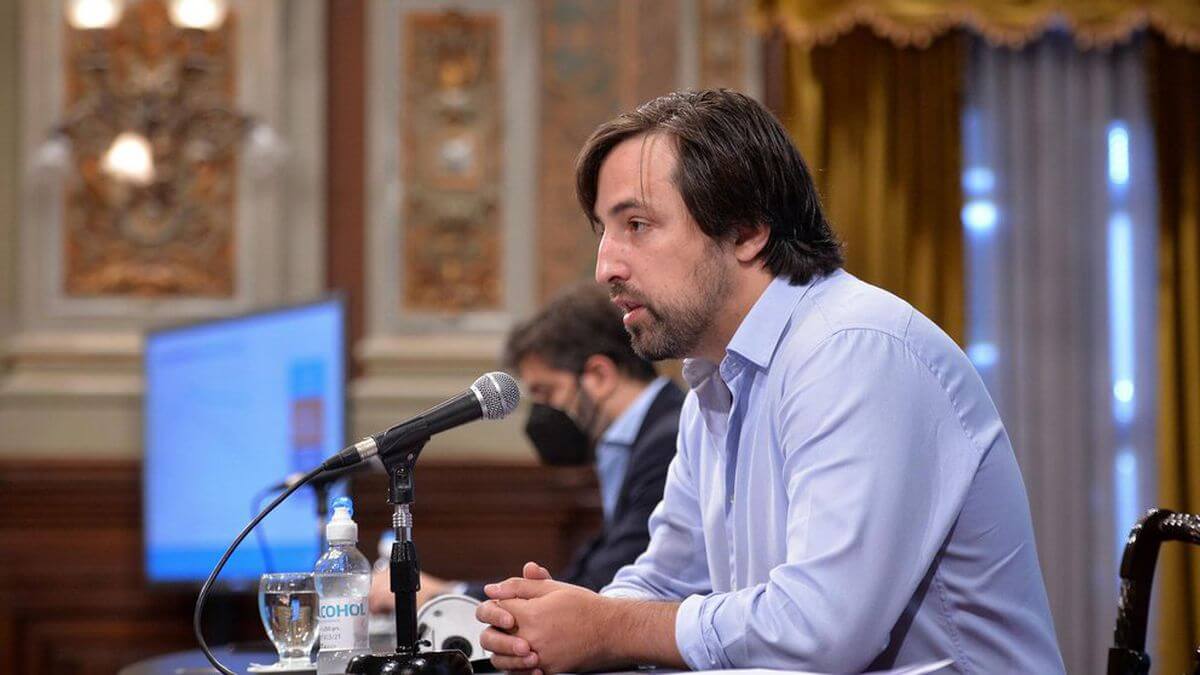 Kreplak pidió endurecer la medidas y aseguró que, si se reduce la circulación, "bajan los casos" de coronavirus