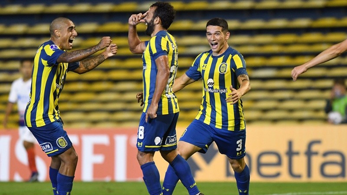Rosario Central venció a San Lorenzo y sigue con chances en la Sudamericana