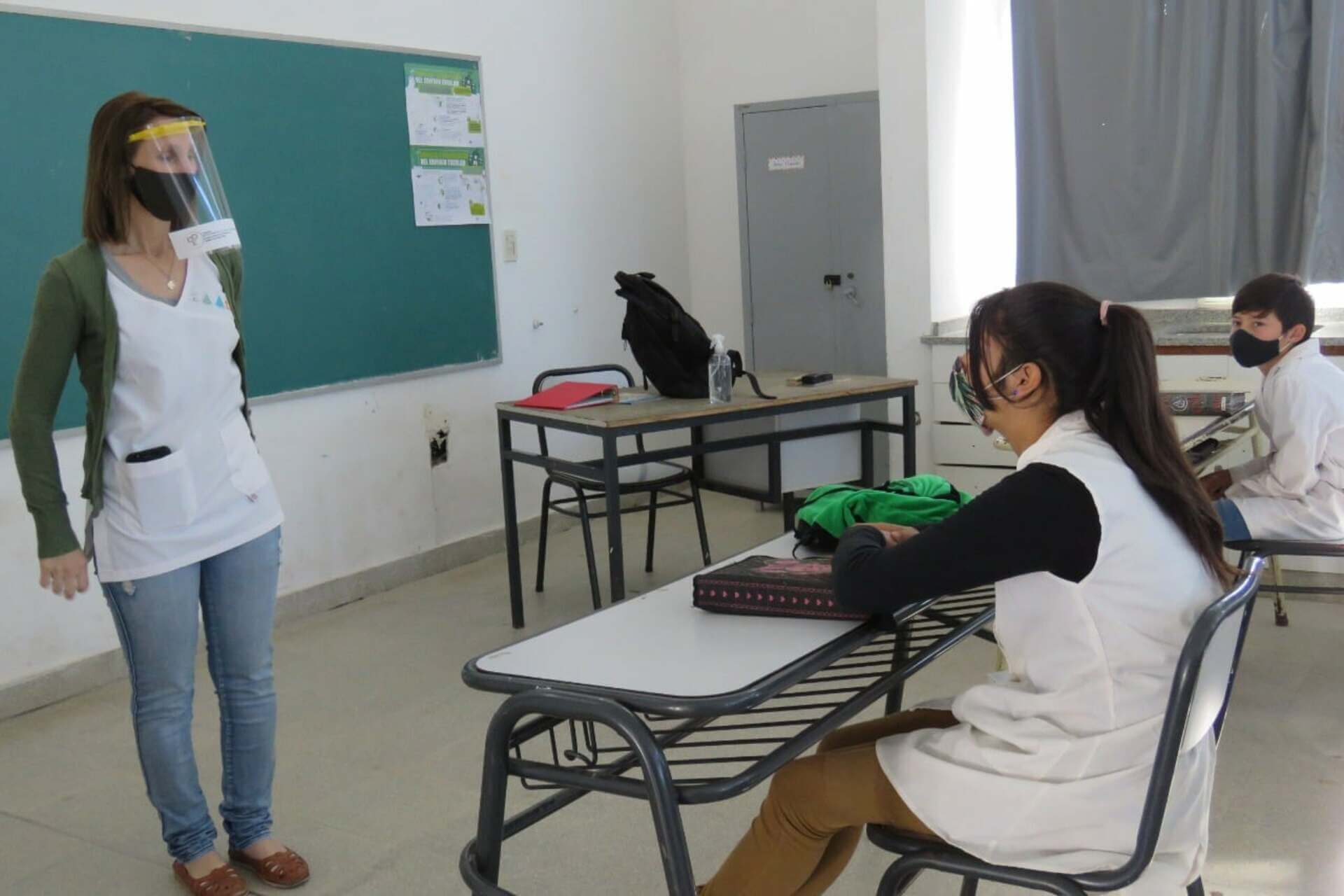 Los docentes manifestaron su preocupación por continuar las clases presenciales ante la avanzada del virus