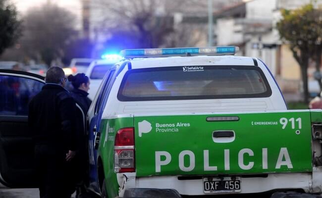 Ocultos en una camión de recolección de residuos, policías realizan un operativo antidrogas exitoso en Almirante Brown