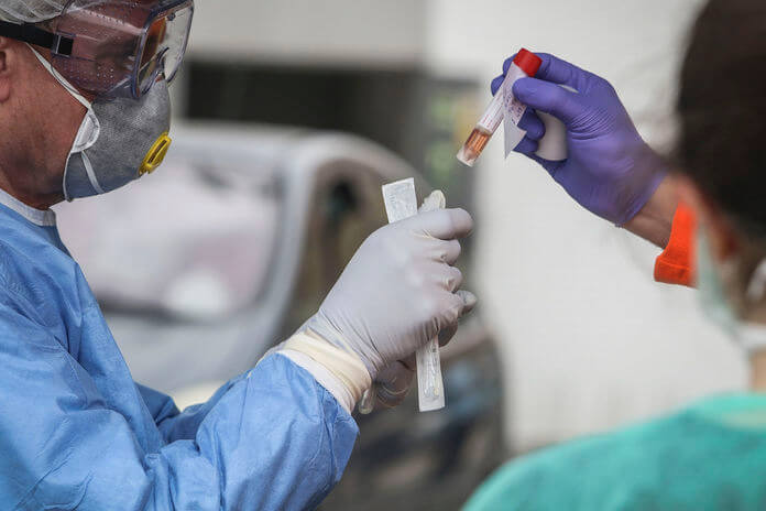 Llegaron al país 2,2 millones de test para la detección rápida de coronavirus