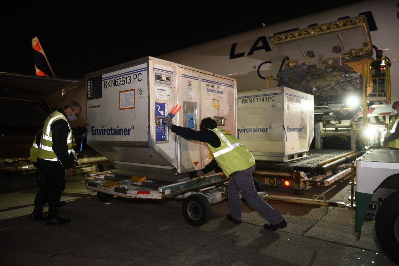 Llegan hoy 811 mil vacunas Astrazeneca y el lunes se alcanza el total de 20 millones de dosis recibidas