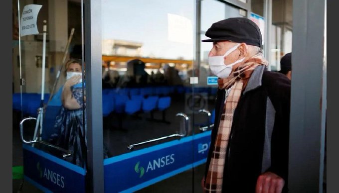 Cobran hoy los jubilados y pensionados con ingresos superiores a $ 25.923 y DNI terminado en 0 y 1