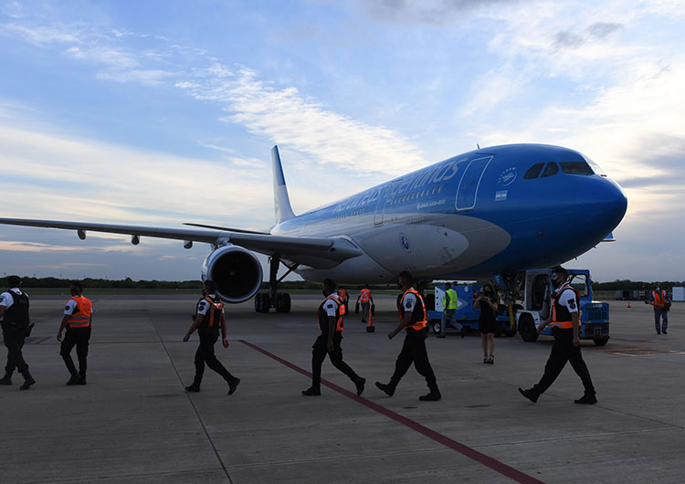 Este fin de semana parten dos nuevos vuelos de Aerolíneas Argentinas a China en busca de más vacunas