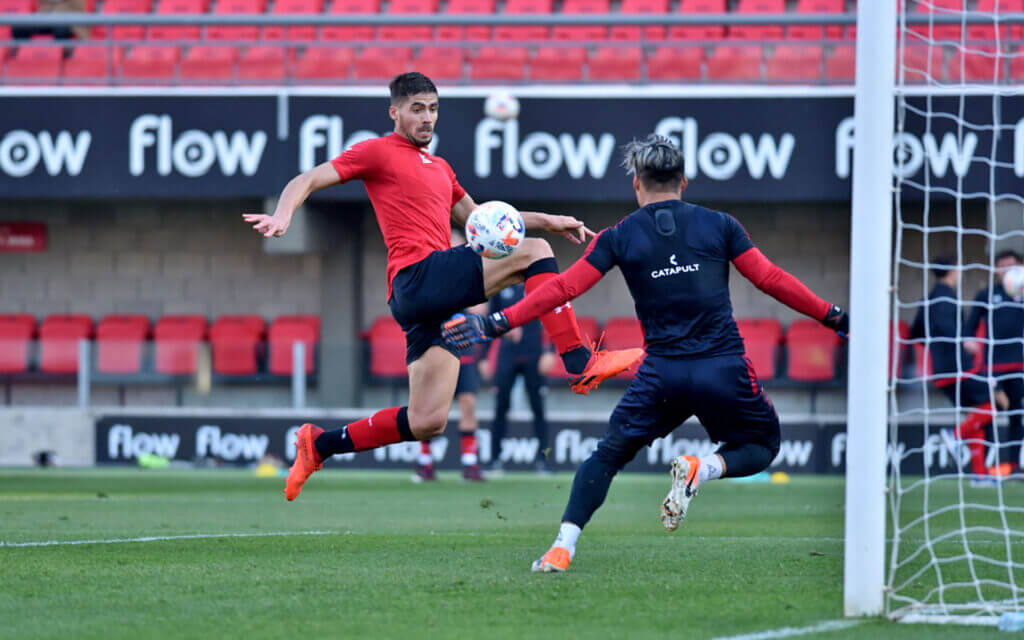 El Pincha goleó a Huracán en UNO