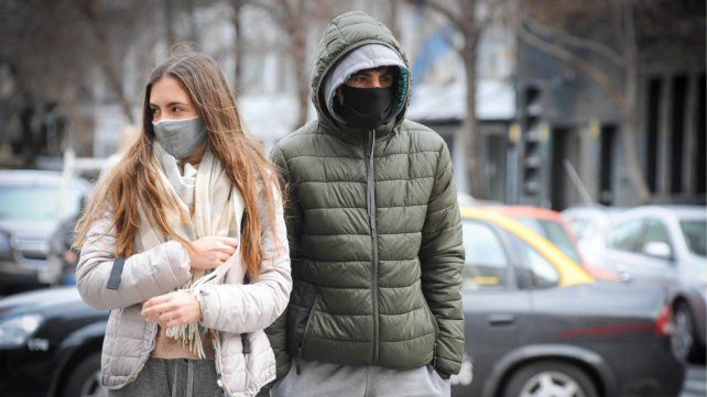Domingo frío y ventoso en la ciudad