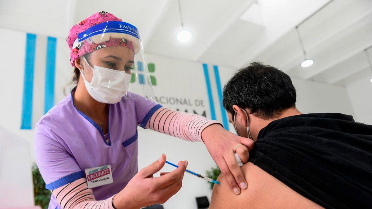 Avanza la campaña para completar la vacunación contra el coronavirus y llegar a menores