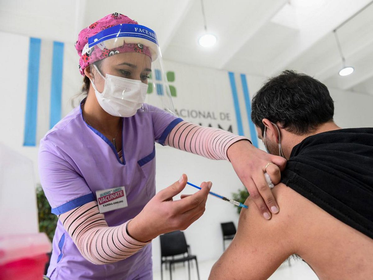 Tras récord de 178.000 vacunados, continúa hoy la segunda jornada especial en toda la provincia