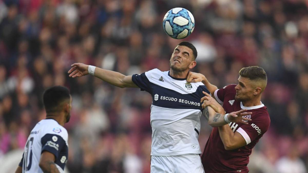 Gimnasia visita a Lanús en un partido clave para la continuidad de los técnicos