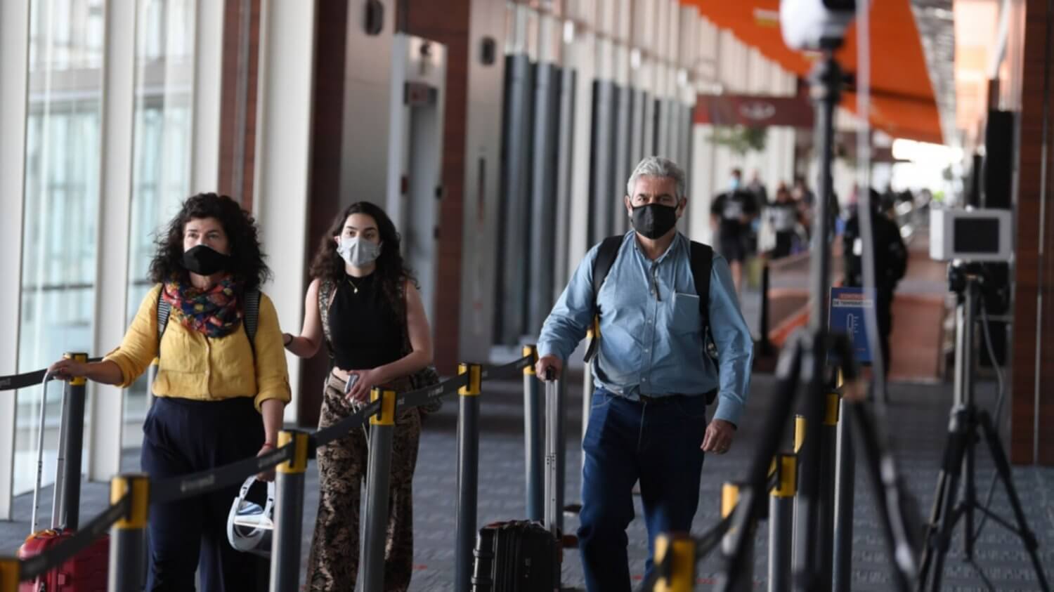 Exceptúan de cumplir la cuarentena a los argentinos residentes que viajaron por trabajo al exterior