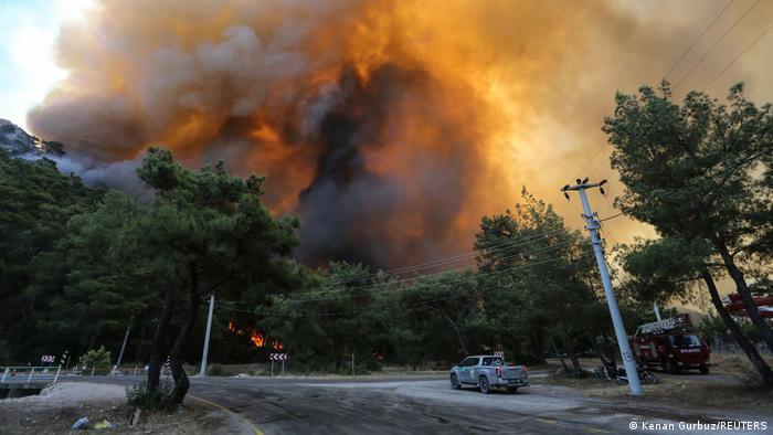 Graves incendios en el sur de Turquía