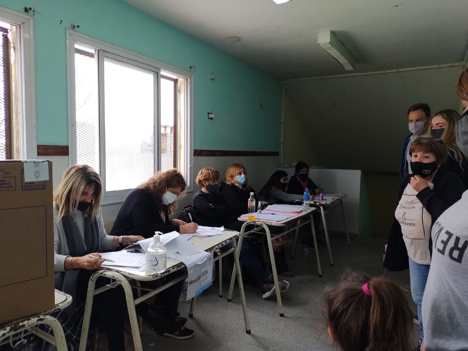 Cierran los comicios de una jornada electoral sin precedentes, marcada por la pandemia