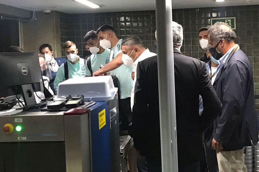 Scioli: "El Presidente me pidió que garantice el regreso de los jugadores"