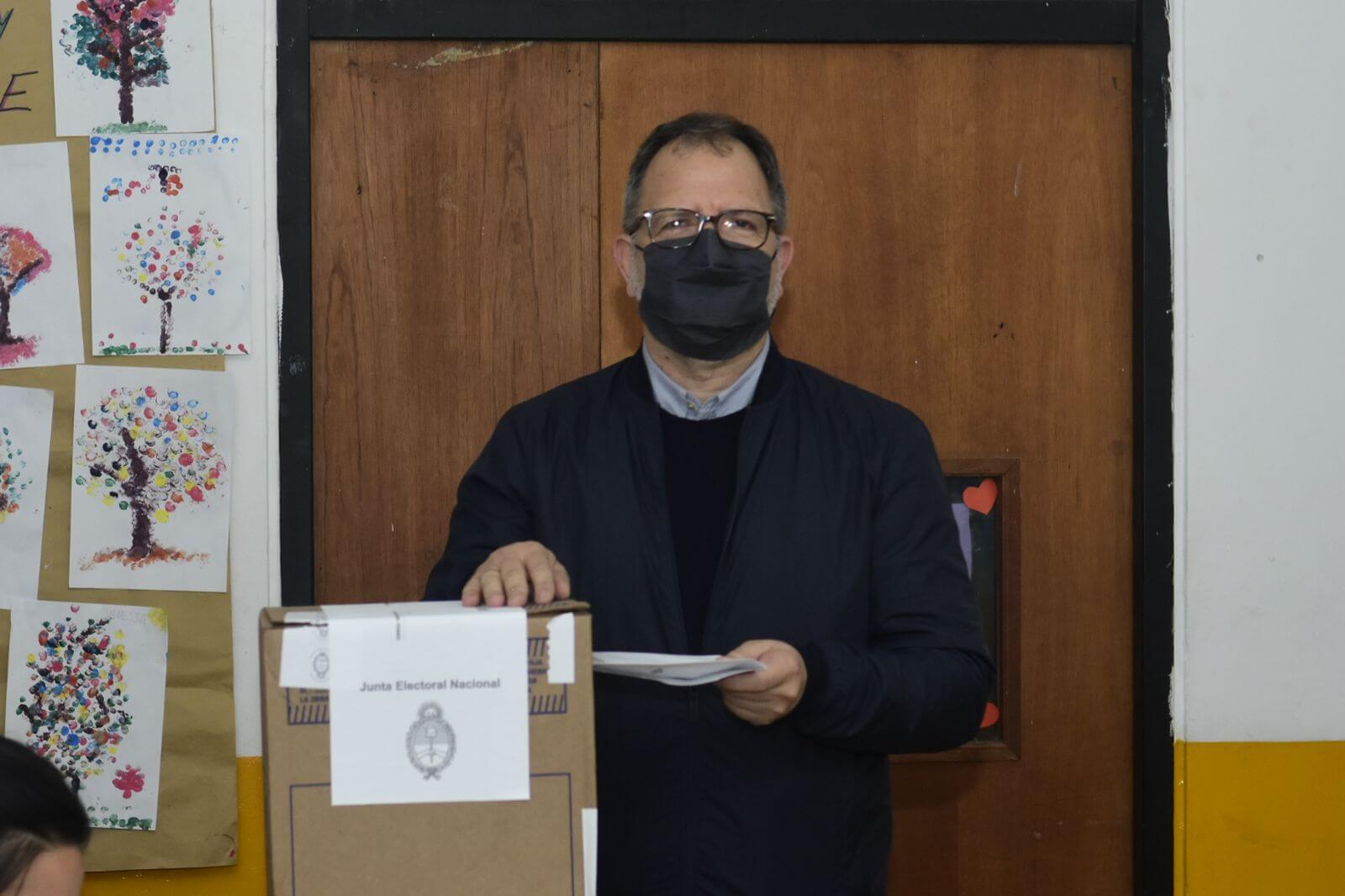 Los precandidatos de Juntos denuncian "inconvenientes" durante la jornada electoral y piden a la ciudadanía "estar atentos"
