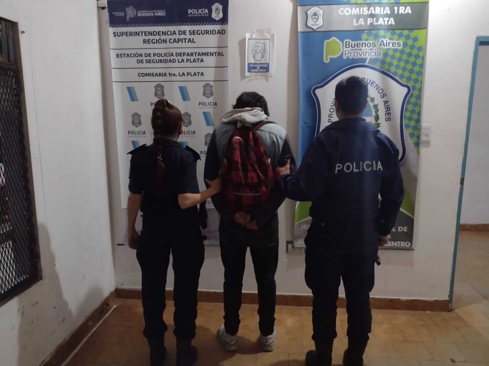 Detienen a reconocido Tiktoker y a dos sujetos más por realizar disturbios y golpearse en pleno centro