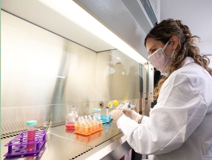 Otorgan un importante financiamiento para el desarrollo de la vacuna contra el coronavirus en la que trabajan investigadores del CONICET La Plata