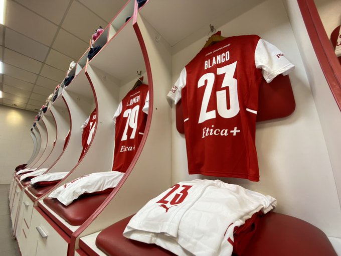 Barrabravas se metieron al vestuario de Independiente e increparon a los jugadores