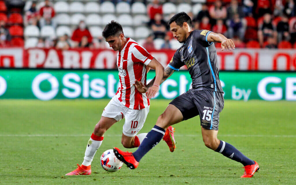 Estudiantes, sobre la hora, le empató a Atlético Tucumán