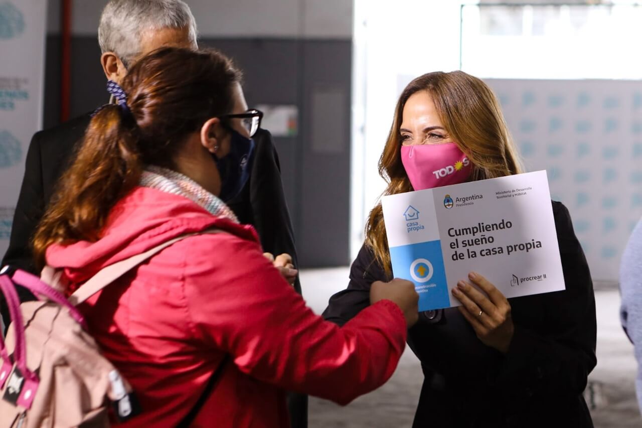Tolosa Paz: "El rol del peronismo históricamente ha sido la construcción de puestos de trabajo"