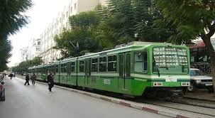 Hay al menos 33 heridos por el choque de dos trenes en Túnez